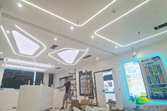 祝賀我公司德州慶云縣公安局網(wǎng)絡辦公展廳軟膜天花燈箱安裝完成